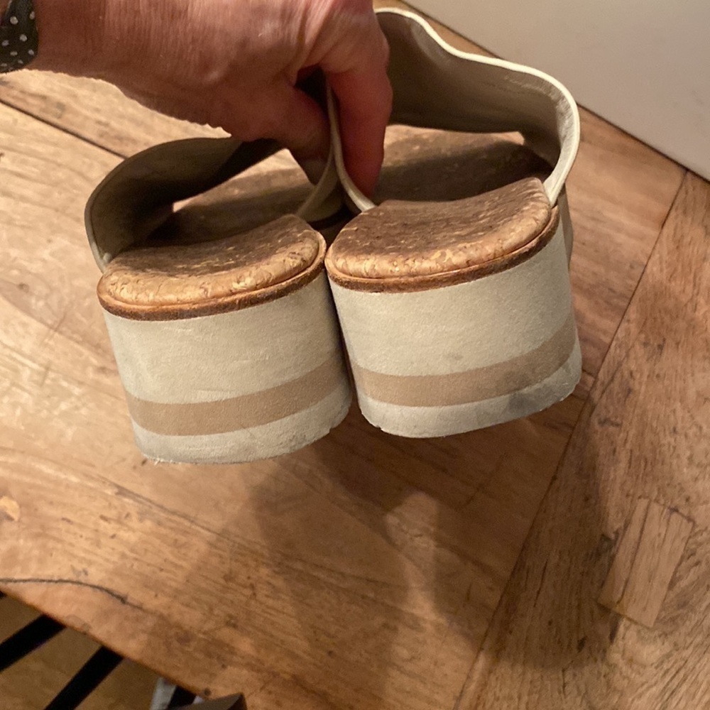 Preloved Vince Sarria Genuine Leather Wedge Mules 9.5 Sandstone Cream with box - Picture 8 of 11